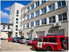 Priešgaisrinės apsaugos ir gelbėjimo departamento II-o korpuso pastate atliekami PVC dangos įrengimo darbai
